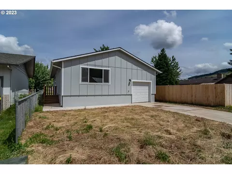 438 Date St, Drain, OR 97435