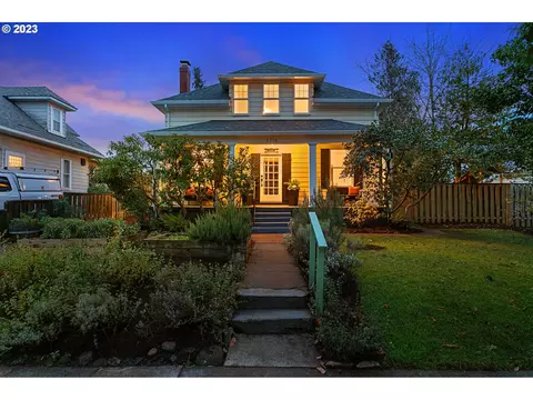 5716 SE Rhone St, Portland, OR 97206