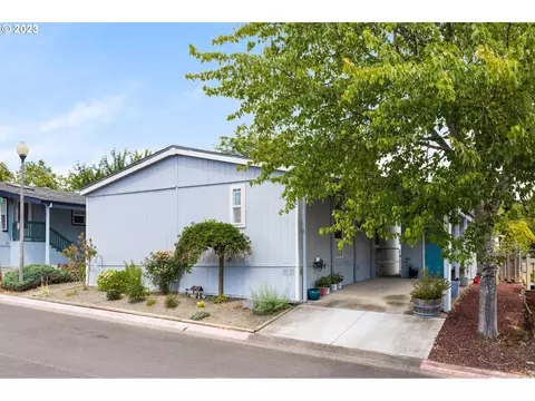 8300 NE Quatama St #107, Hillsboro, OR 97124