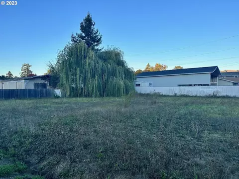 1962 Austin Rd, Roseburg, OR 97471