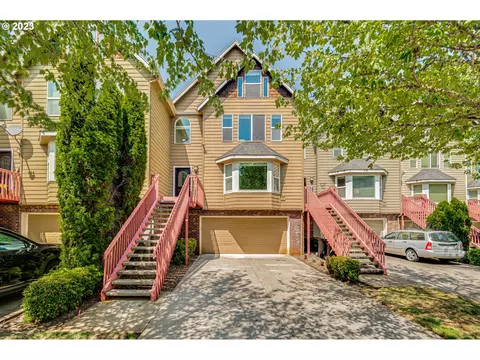 91 River Rock Ln #E, Woodland, WA 98674