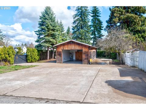 735 SW Maple St, Dallas, OR 97338