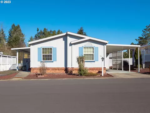 139 W Riverridge Ave, Roseburg, OR 97471