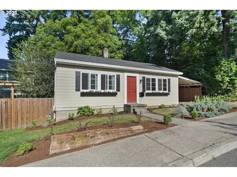 7721 SE Cesar E Chavez Blvd, Portland, OR 97202