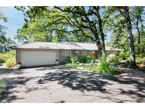 14231 SE Fairoaks Ave, Oak Grove, OR 97267