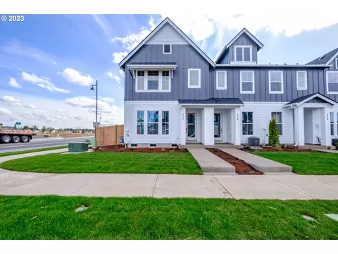 8276 SE Leafhopper St, Hillsboro, OR 97123