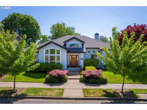 855 Mckenzie Crest Dr, Springfield, OR 97477