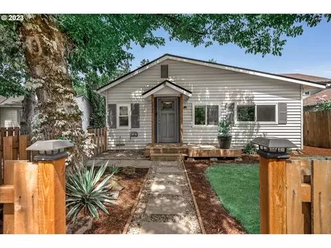 6721 SE Overland St, Milwaukie, OR 97222