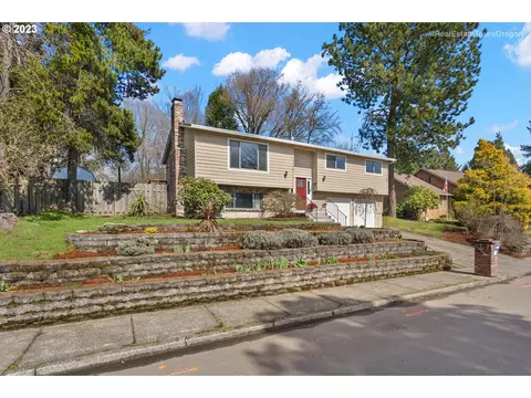 4665 SW Stoddard Dr, Beaverton, OR 97078