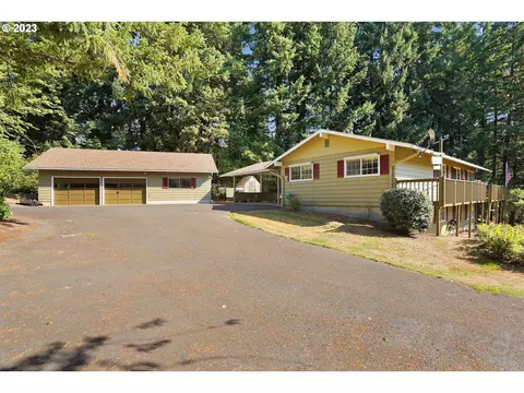17901 S Edgewood Ln, Oregon City, OR 97045