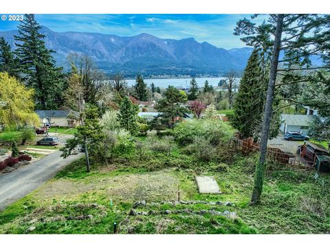 243 NW Willard St, Stevenson, WA 98648