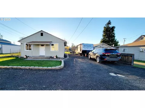 190 Doris St, Roseburg, OR 97471