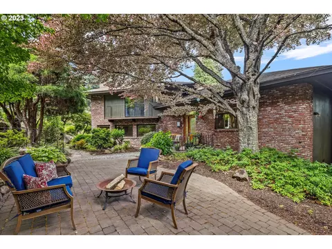 1420 Sherman Ave, Hood River, OR 97031