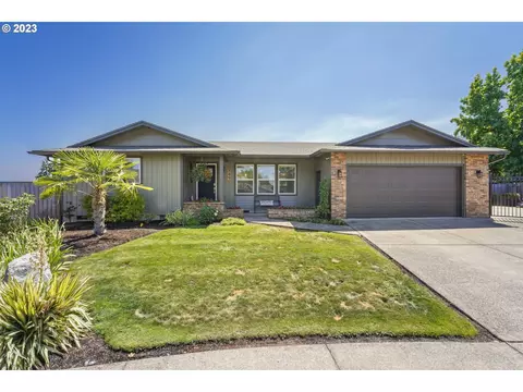 349 72nd Pl, Springfield, OR 97478