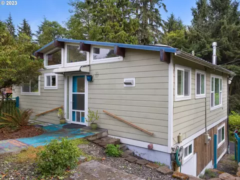 2007 Fernwood St, Seaside, OR 97138