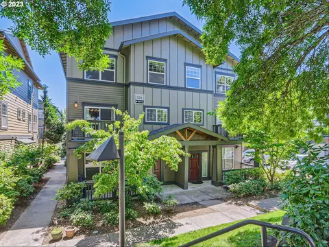 1180 SW 170th Ave #201, Beaverton, OR 97003