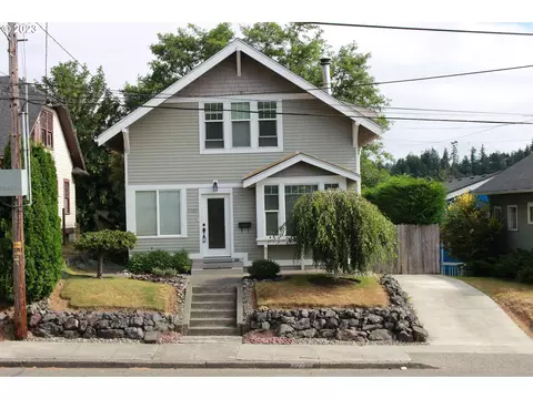 1022 Elrod Ave, Coos Bay, OR 97420