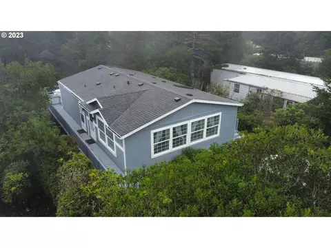 1600 Rhododendron Dr #65, Florence, OR 97439