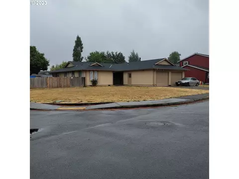 825 W Airway Rd, Lebanon, OR 97355