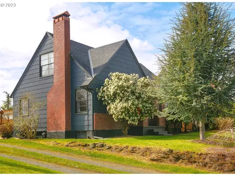 2416 NE Dekum St, Portland, OR 97211