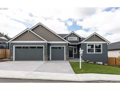 1404 NE Christine St, Estacada, OR 97023
