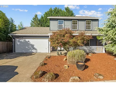915 E Hilltop Dr, Newberg, OR 97132
