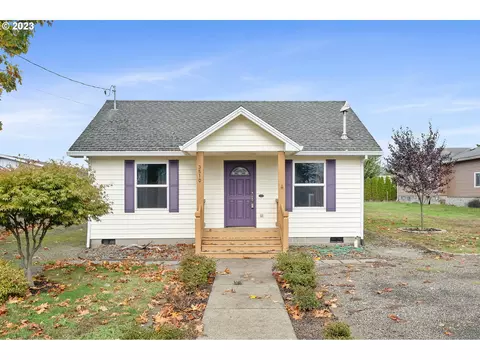 3510 Maple Ln, Tillamook, OR 97141