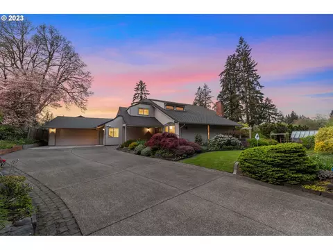 9000 NE Royal Oaks Dr, Vancouver, WA 98662