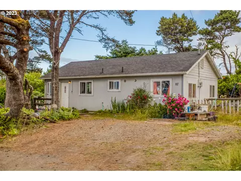 87 SE 144th Dr, South Beach, OR 97366