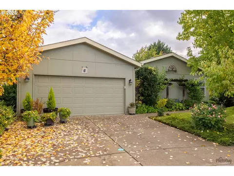 3220 Crescent Ave #6, Eugene, OR 97408