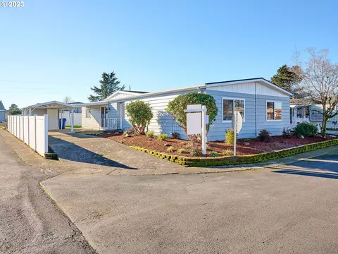 4730 NE Auburn Rd #105, Salem, OR 97301