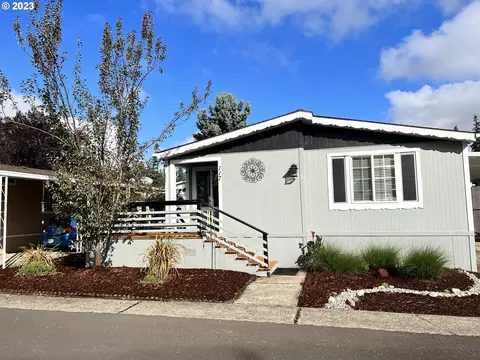 18485 SW Pacific Dr #117, Tualatin, OR 97062