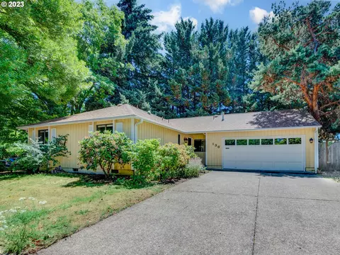 136 Thomason Ln, Eugene, OR 97404