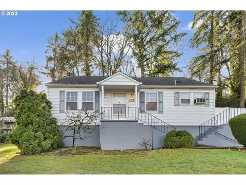 21655 Willamette Dr, West Linn, OR 97068