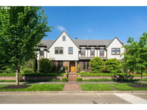 2905 NE 32nd Pl, Portland, OR 97212