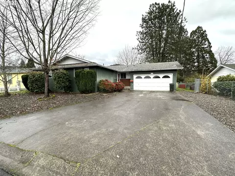 2723 W Bradford Ave, Roseburg, OR 97470