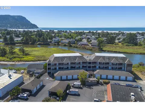 1108 S Holladay Dr #22, Seaside, OR 97138