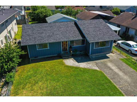 1026 Greenwood Ave, Reedsport, OR 97467
