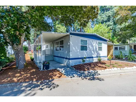 1475 Green Acres Rd #176, Eugene, OR 97408