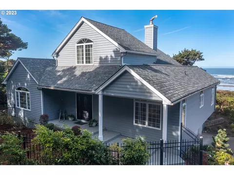 6988 NW Pacific Coast Hwy, Seal Rock, OR 97376