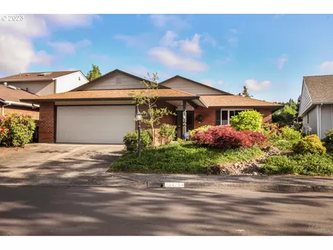 10475 SW Century Oak Dr, Portland, OR 97224
