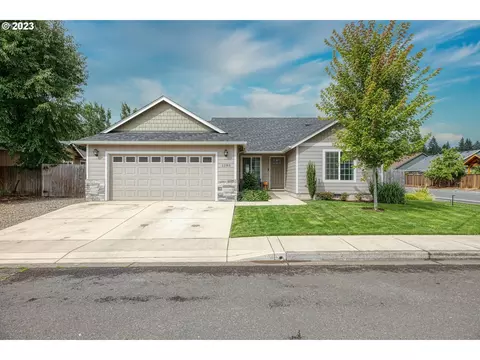 1283 Hazelnut Ct, Creswell, OR 97426