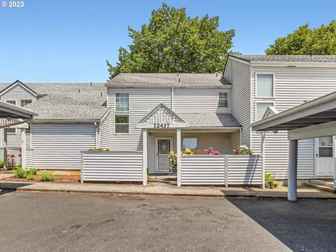 12437 SE Caruthers St, Portland, OR 97233
