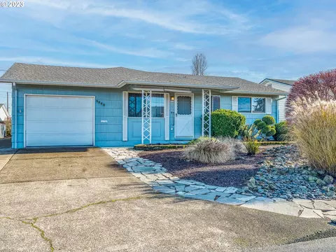 1652 Quinn Rd, Woodburn, OR 97071