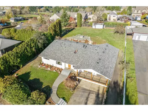 13313 SE Valemont Ln, Happy Valley, OR 97086