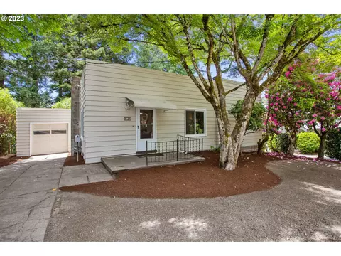 8137 SW 40th Ave, Portland, OR 97219
