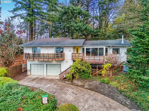 995 Sunset Dr, Springfield, OR 97477