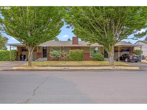 710 26th St, Springfield, OR 97477