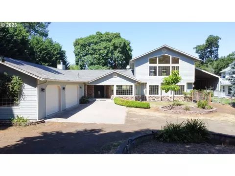 1094 Echo Dr, Roseburg, OR 97470