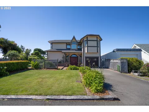 960 SW Ocean Dr, Bandon, OR 97411